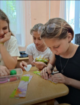 19 июня ребята школьного лагеря &quot;Улыбка&quot; продолжили занятия по интересам в Доме детского творчества.